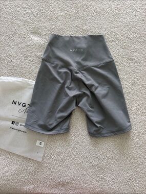 NVGTN Mid-Rise Gray Performance Bike Shorts